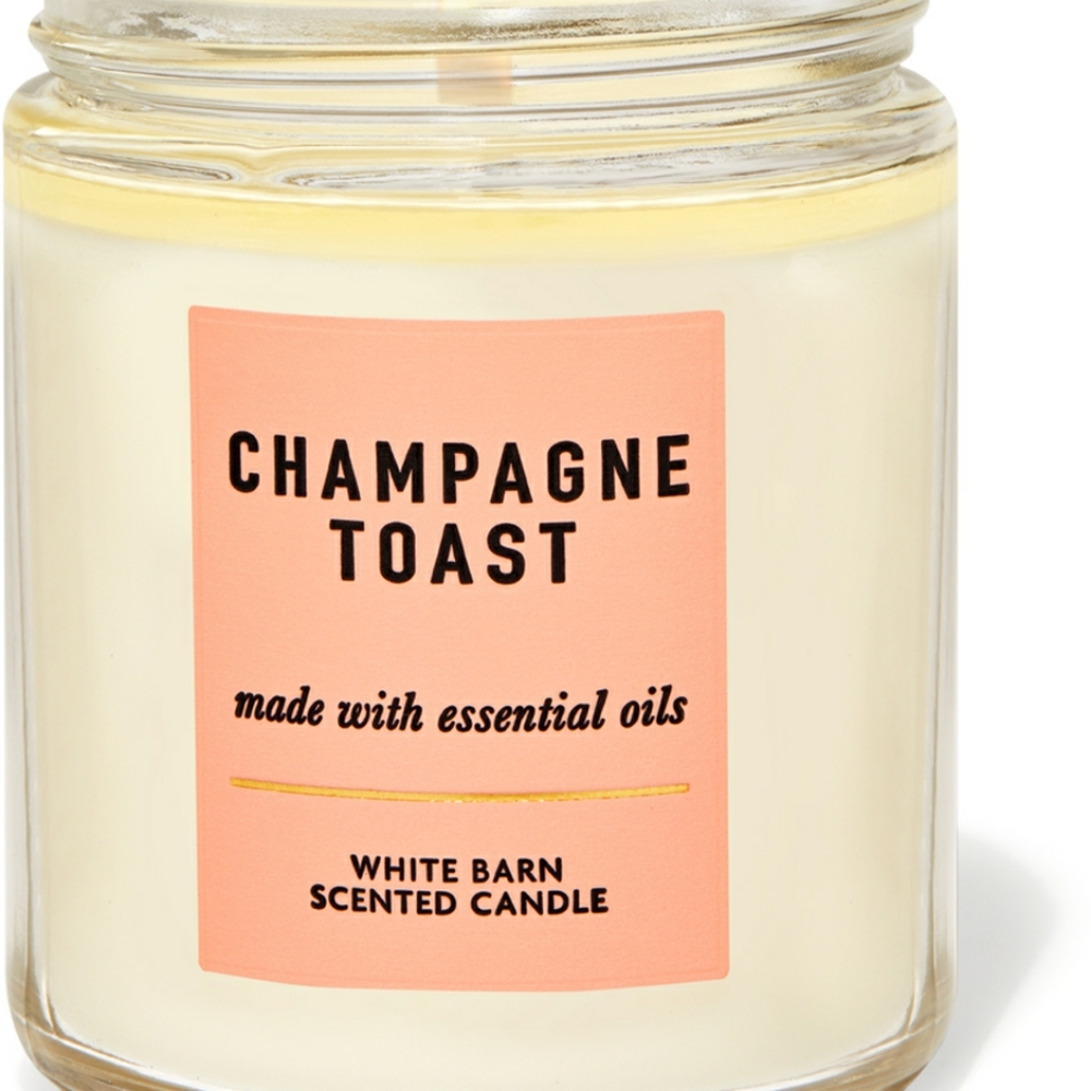 Bath & Body Works Fragrant 7oz candles